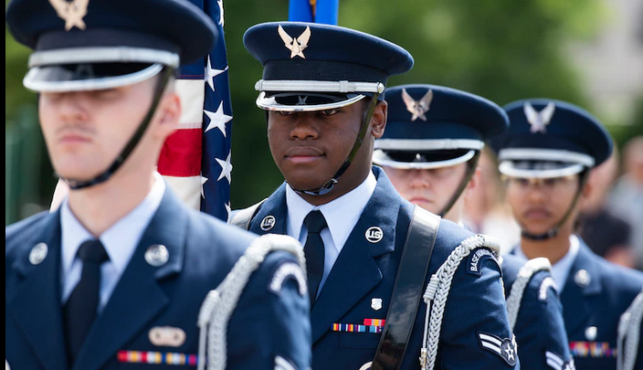 Die Air Force setzt VR ein, um Flieger und Frauen in der Prävention von Selbstmord und sexuellen Übergriffen zu schulen