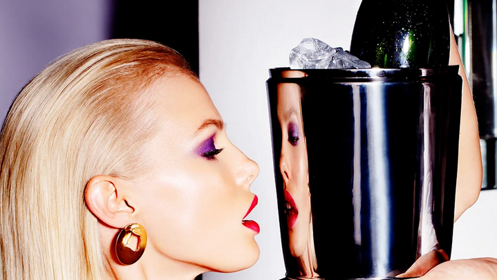 Il Makiage übernimmt Voyage81