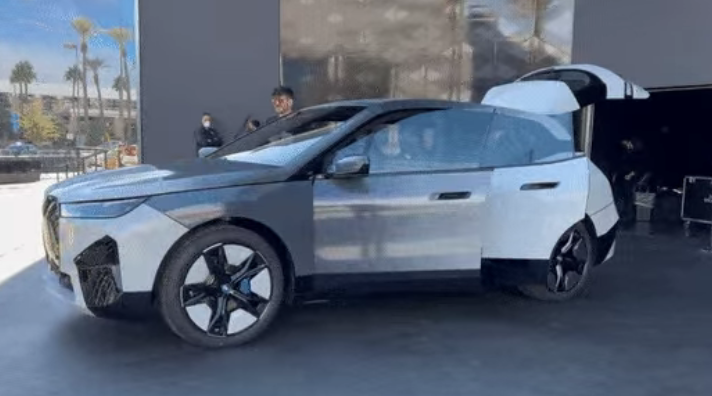 BMW demonstrates color change technology